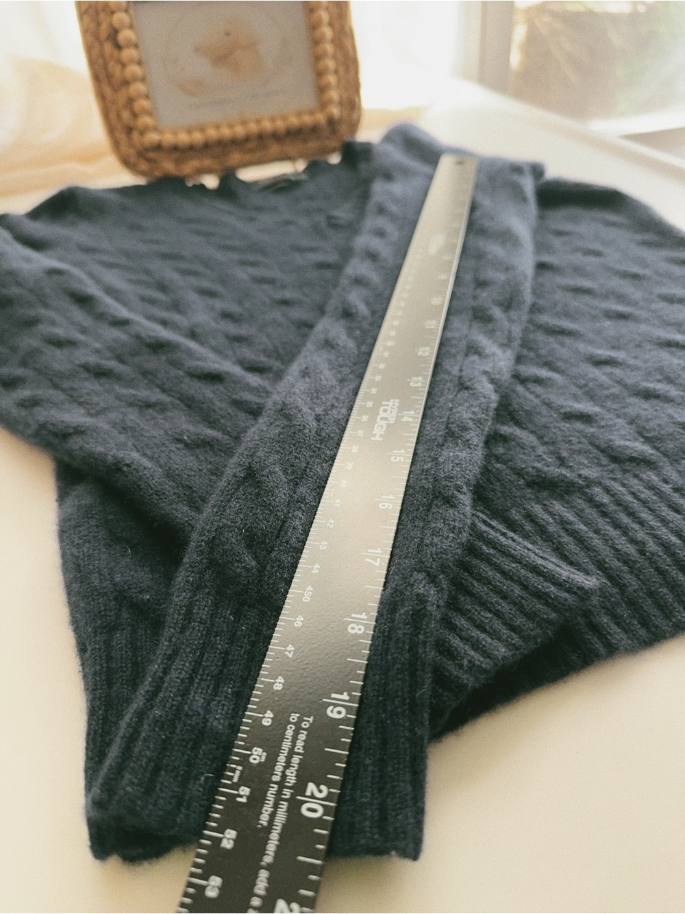 100% Cashmere • Polo Ralph Lauren • Midnight Harbor • Cable Knit V-Neck•
🐐⚓️💙 - Picture 7 of 9